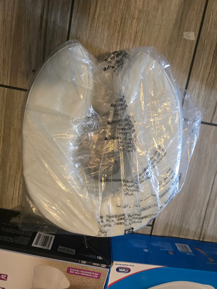 Carex Safe Lock Raised Toilet Seat image indicator(3)