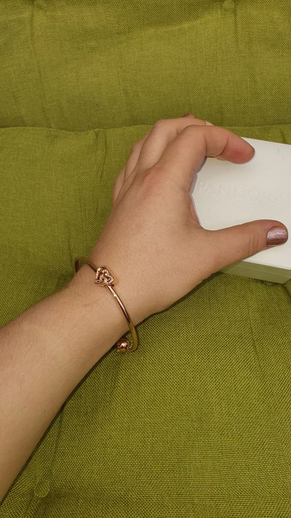 Pandora Rose Gold Bangle with Heart Charm image indicator(3)