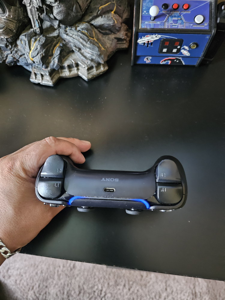 Sony DualSense Wireless Controller - Black - photo 2