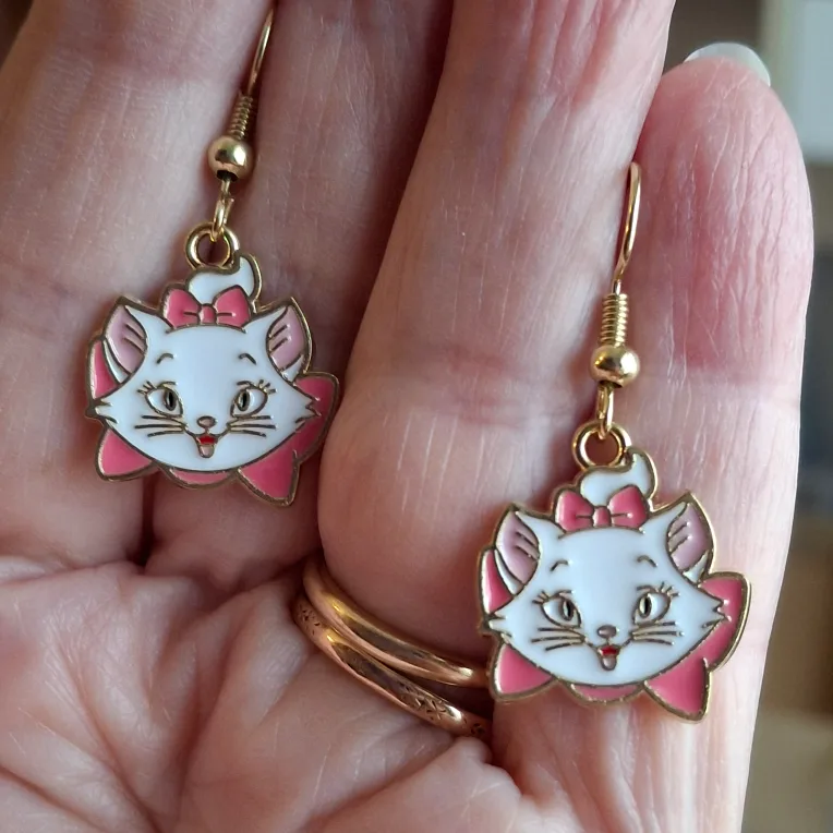 Marie Cat Earrings - The Aristocats thumbnail
