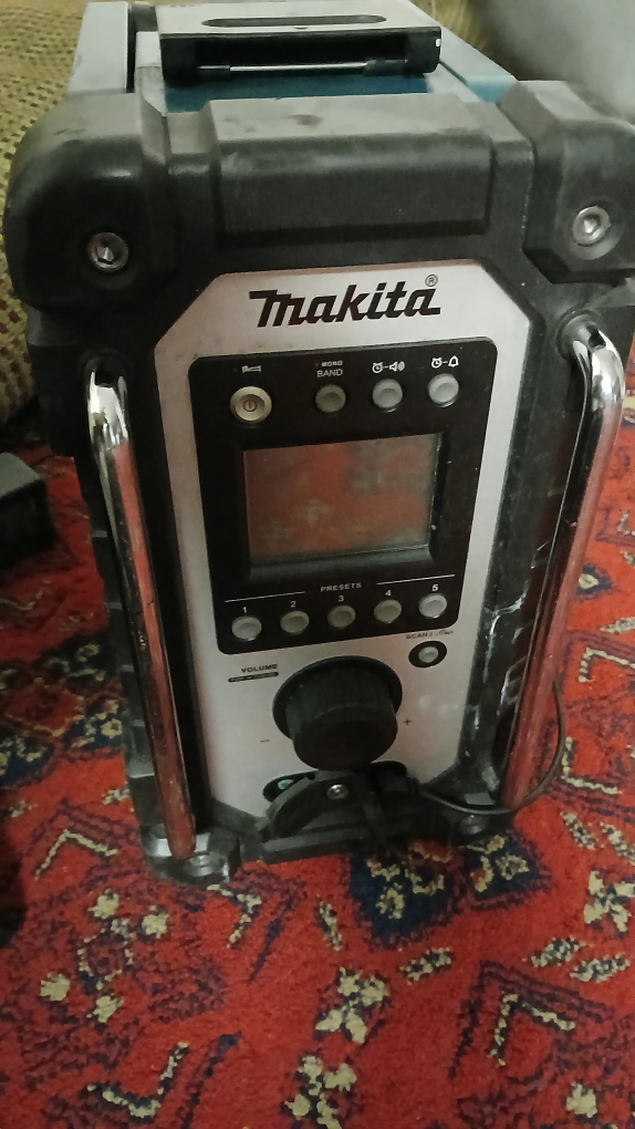 Makita DMR107 Job Site Radio
