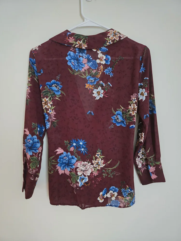Zara Basic Collection Floral Blouse - Size S image indicator(4)