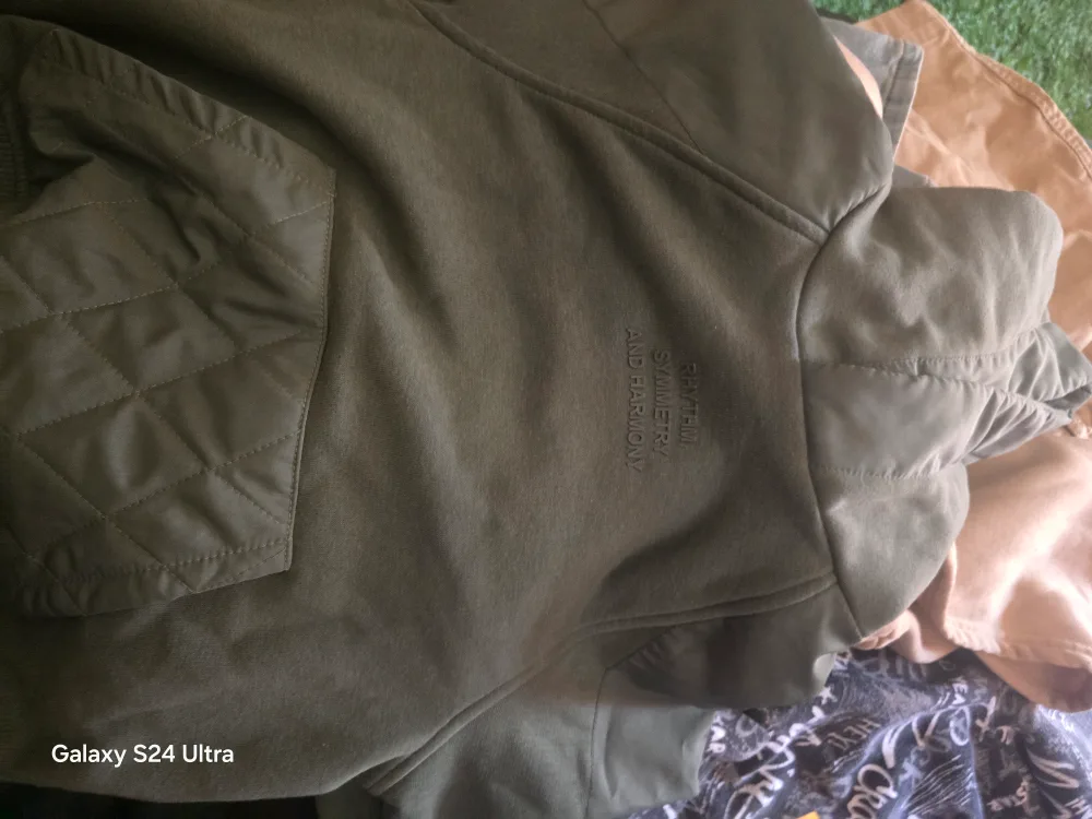 Assorted Kids' Clothing Bundle image indicator(9)