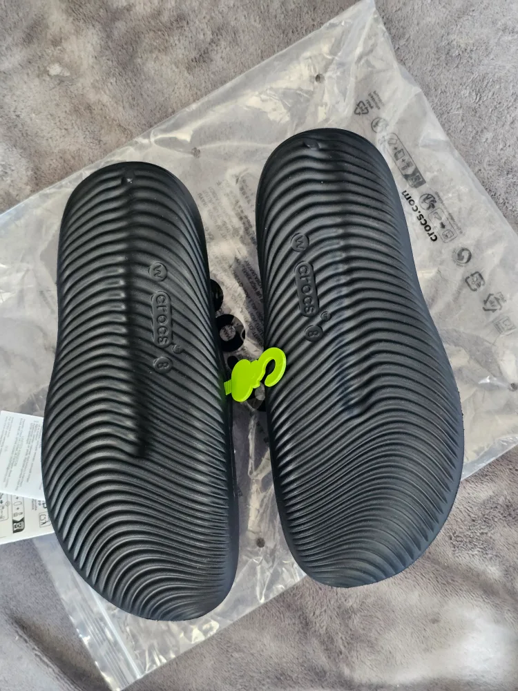CROCS Mellow Recovery Flip (BNWT) image indicator(4)