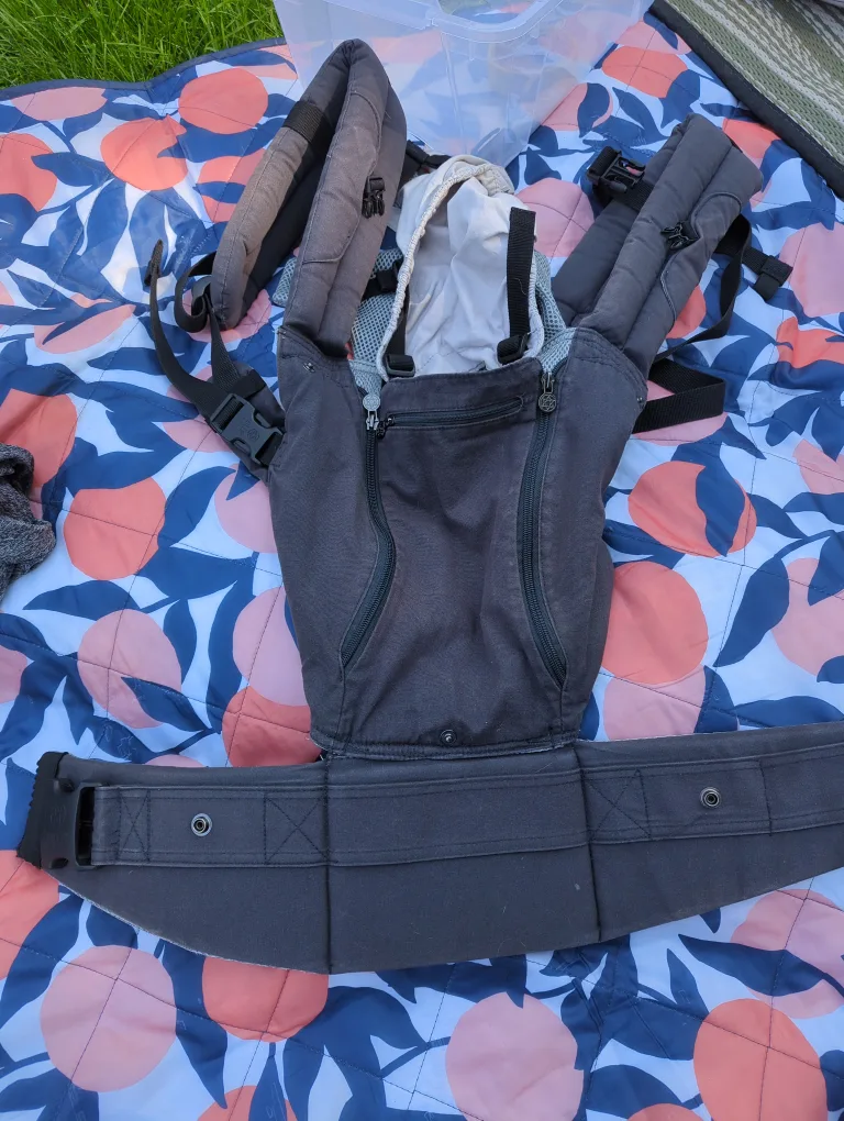 Lille baby Baby Carrier - Grey thumbnail