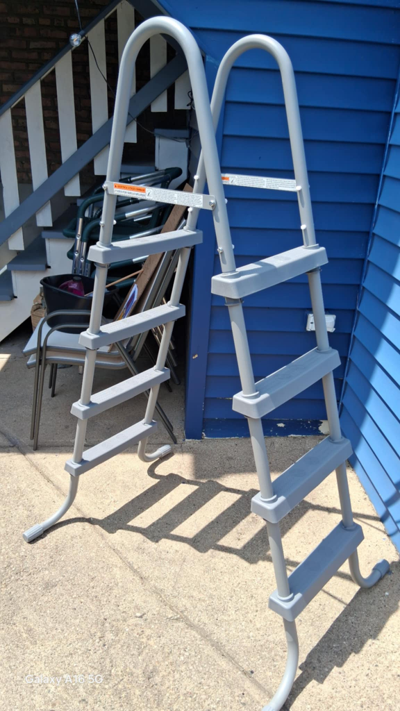 Pool Ladder - Gray