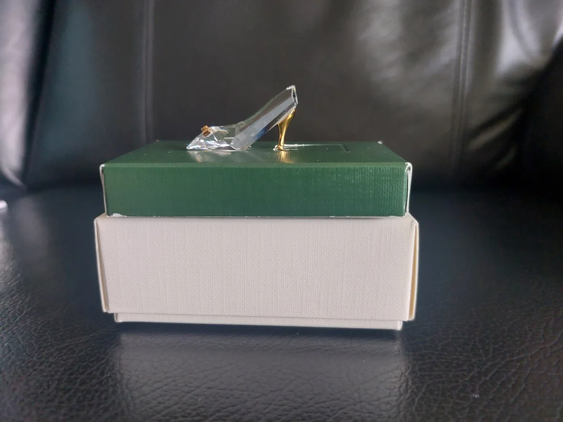 **BRAND NEW** Miniature Swarovski Cinderella's Slipper thumbnail