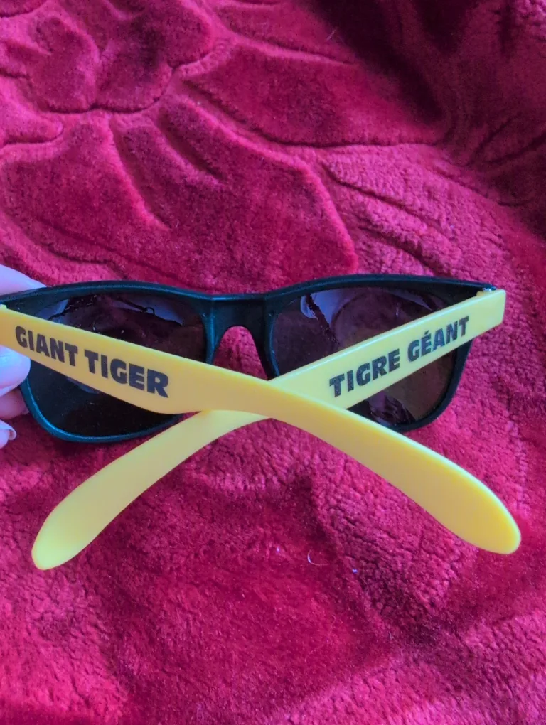 Giant Tiger Sunglasses - Black & Yellow image indicator(2)