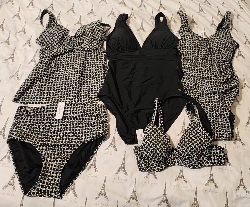 Swimsuit 5-piece Set BNWT *NOT A STORE* thumbnail