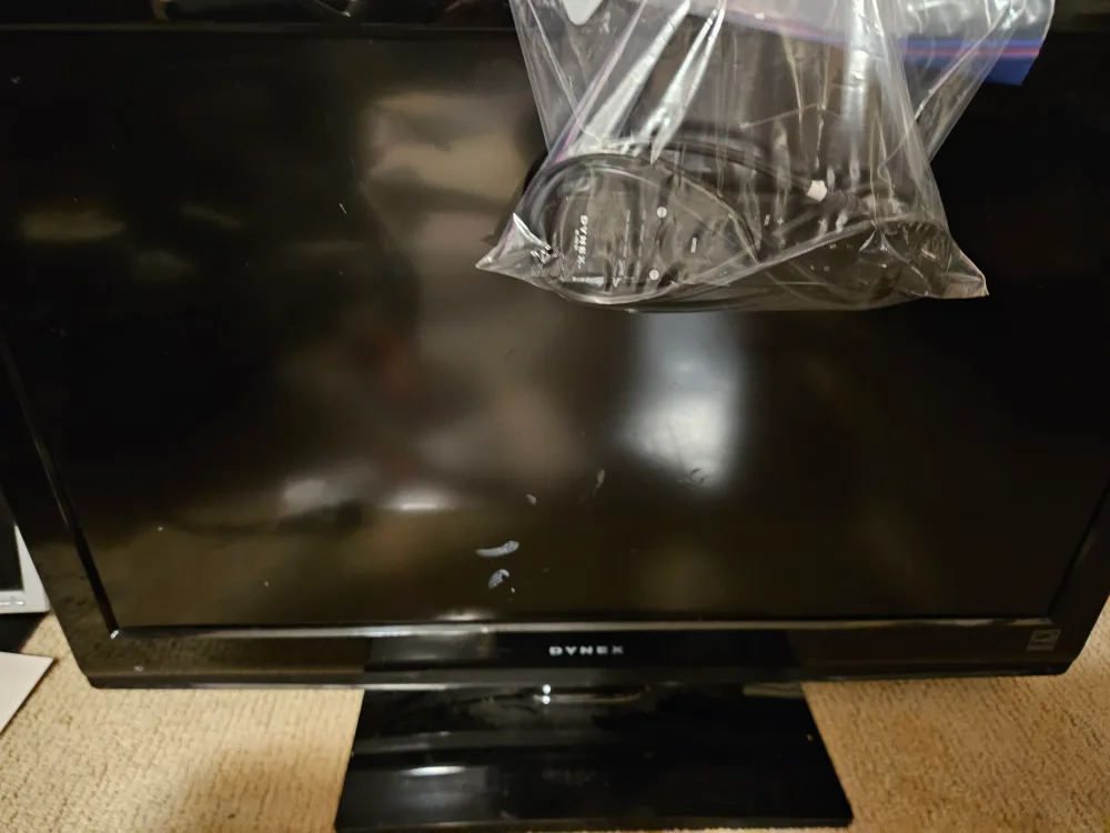 DYNEX 32" LCD TV - Great Condition! Make an offer thumbnail