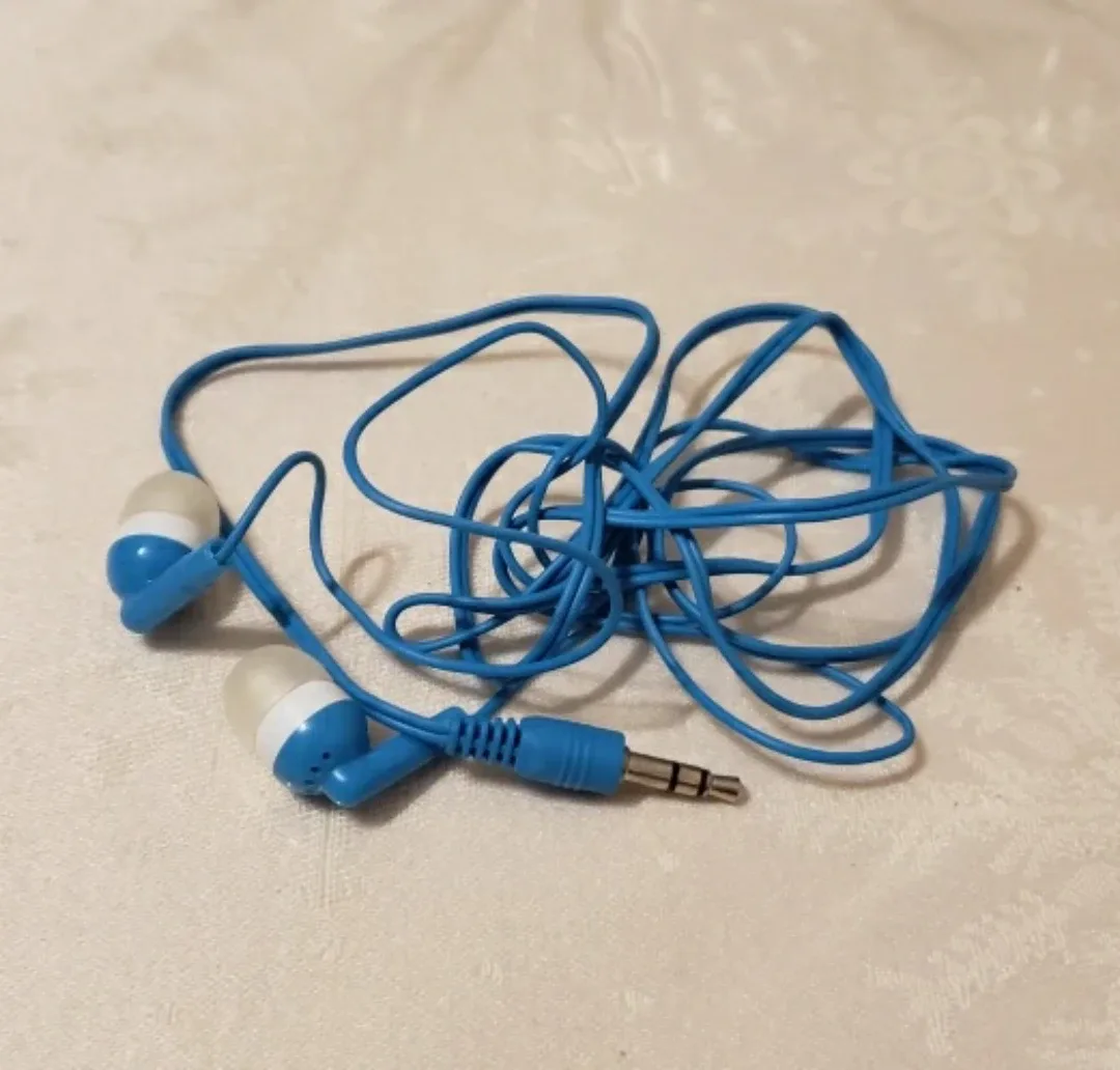 Blue Wired Earbuds thumbnail