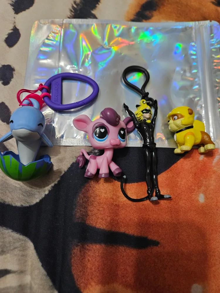 Littlest Pet Shop Keychains thumbnail