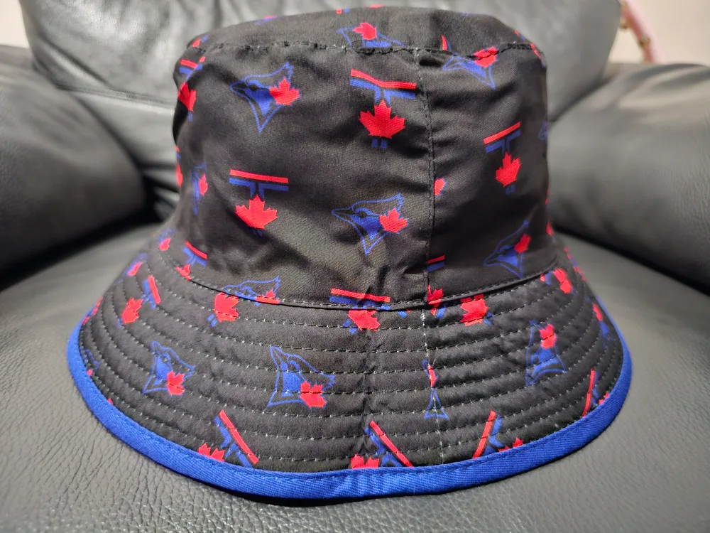 City Connect Reversible Bucket Hat image indicator(3)