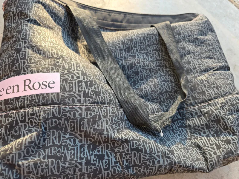 La Vie en Rose Tote Bag thumbnail
