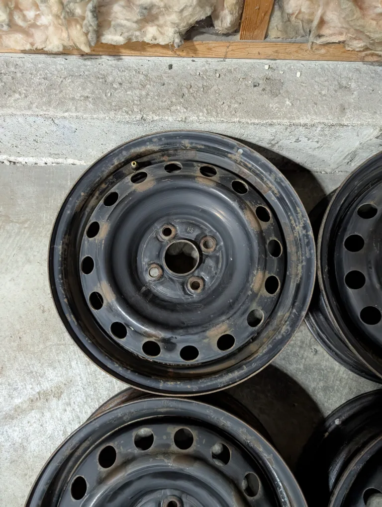 (4)-15 Inch Steel Rims 4x100 Off Toyota image indicator(5)