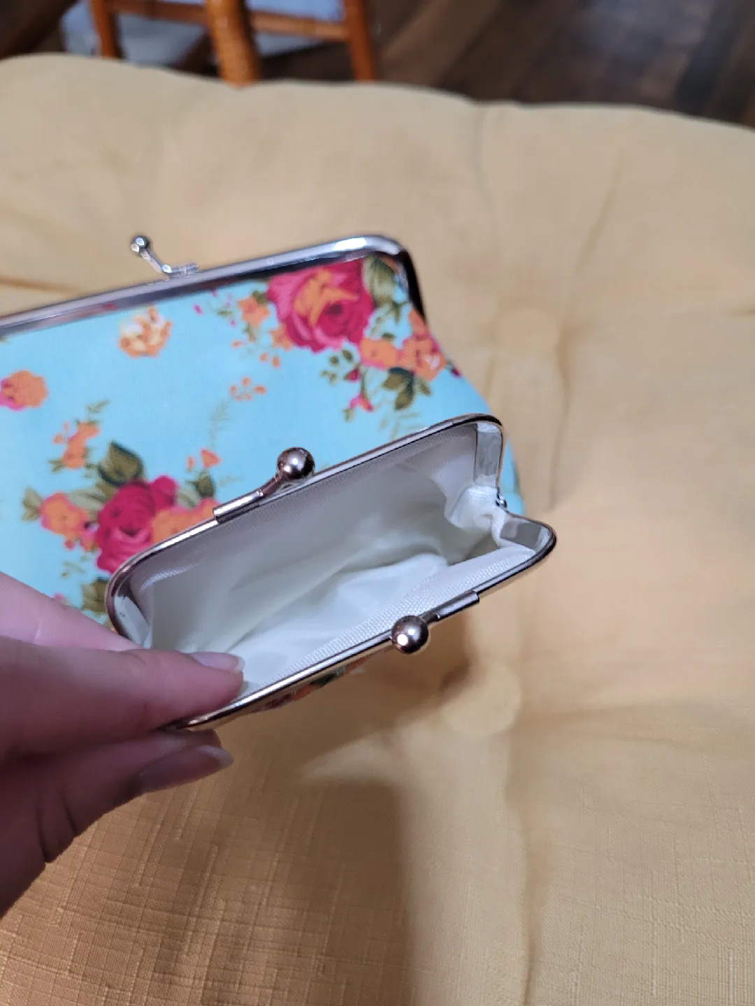 Floral Kisslock Pouches - Set of 2 image indicator(3)