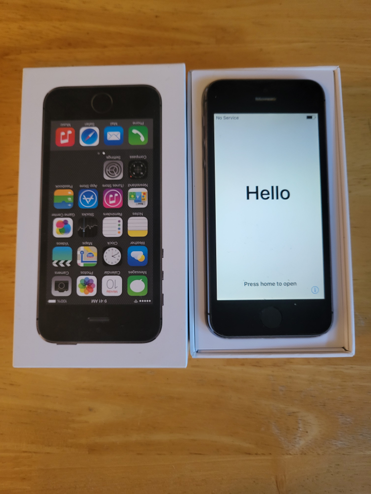 Apple iPhone 5s - Like New