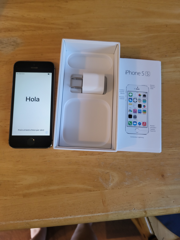 Apple iPhone 5s - Like New - photo 3