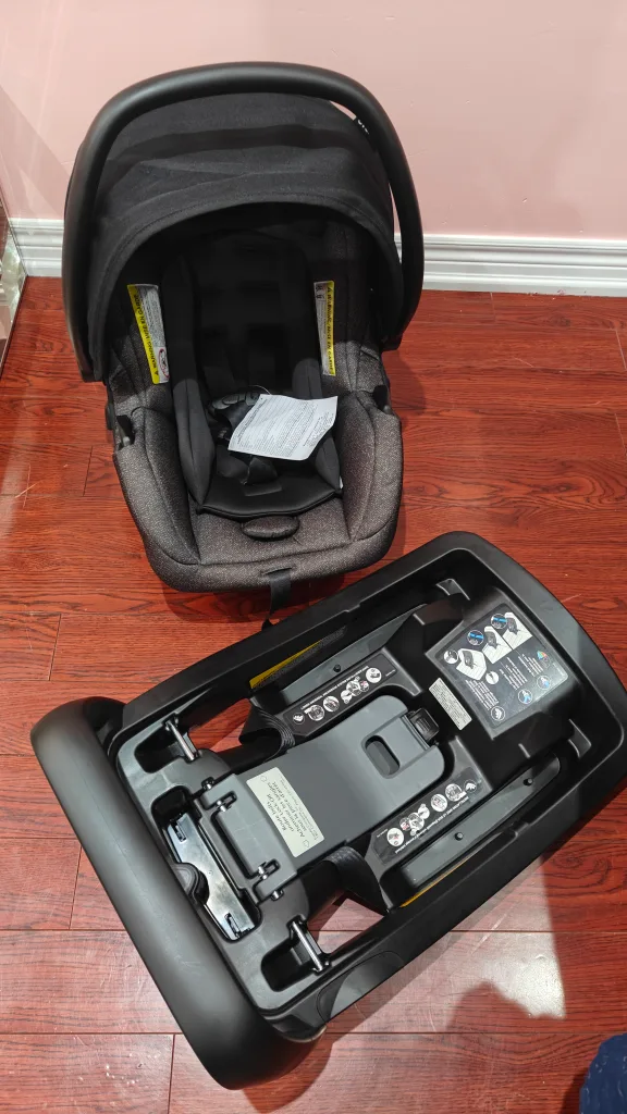 Evenflo LiteMax Infant Car Seat with Base thumbnail