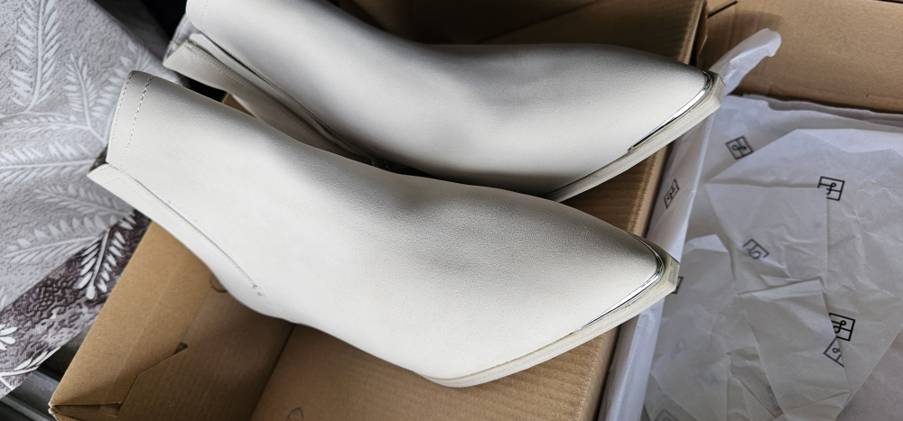 New Cream / Biege Chelsea Boots Call It Spring - Size 9 - photo 4