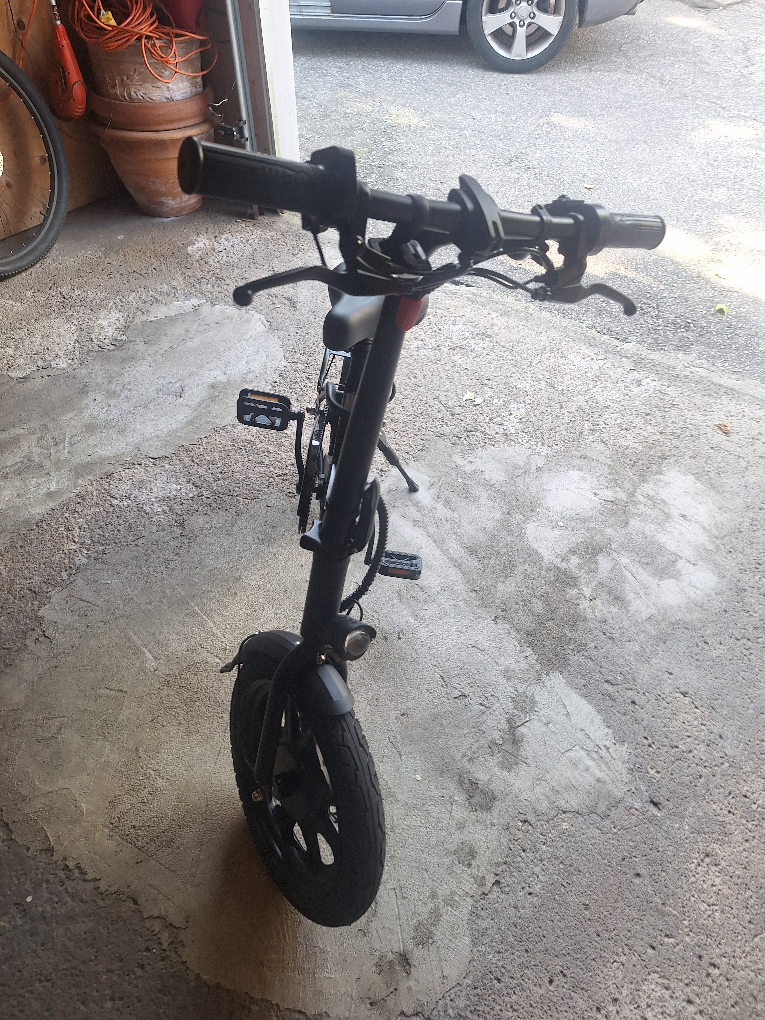 Blutron Folding Electric Bike - Great Condition! - photo 3