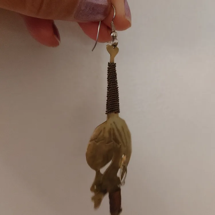 Unique Face Design Dangle Earrings image indicator(4)