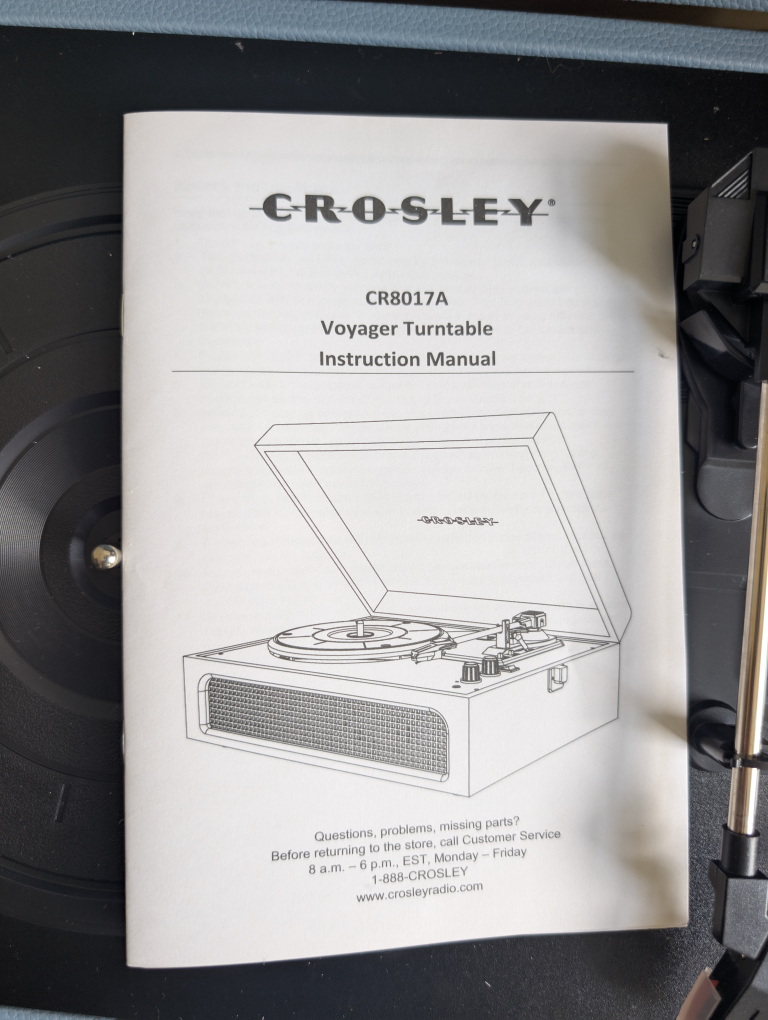 Crosley CR8017A-WB Voyager Turntable - photo 3