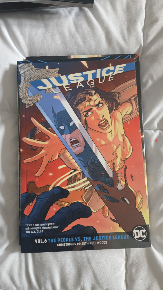Assorted Justice League TPBs - photo 3