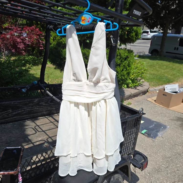 XXS Cream Flowy Dress image indicator(3)