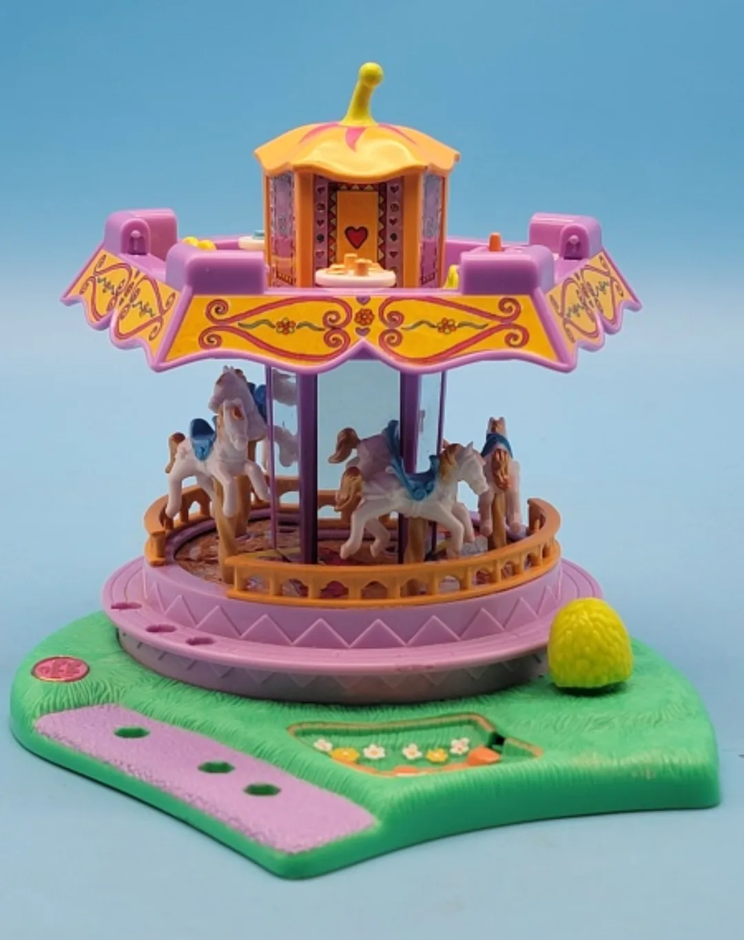 Polly Pocket Carousel Compact Playset thumbnail