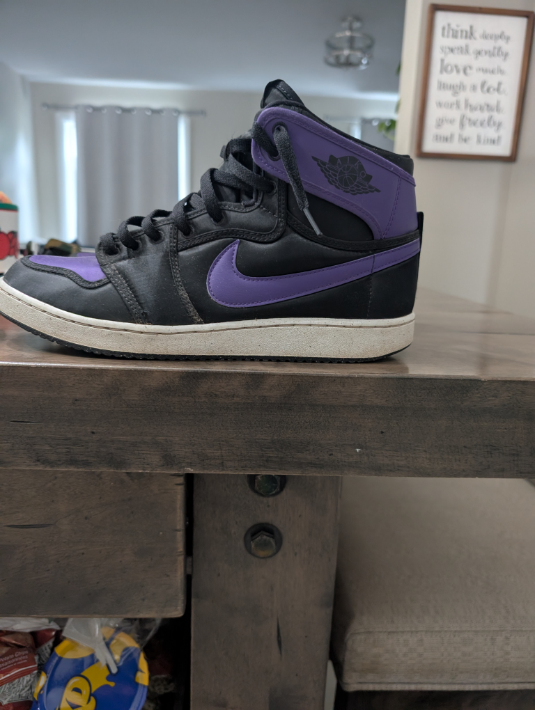 Nike Air Jordan 1 High Black/Purple