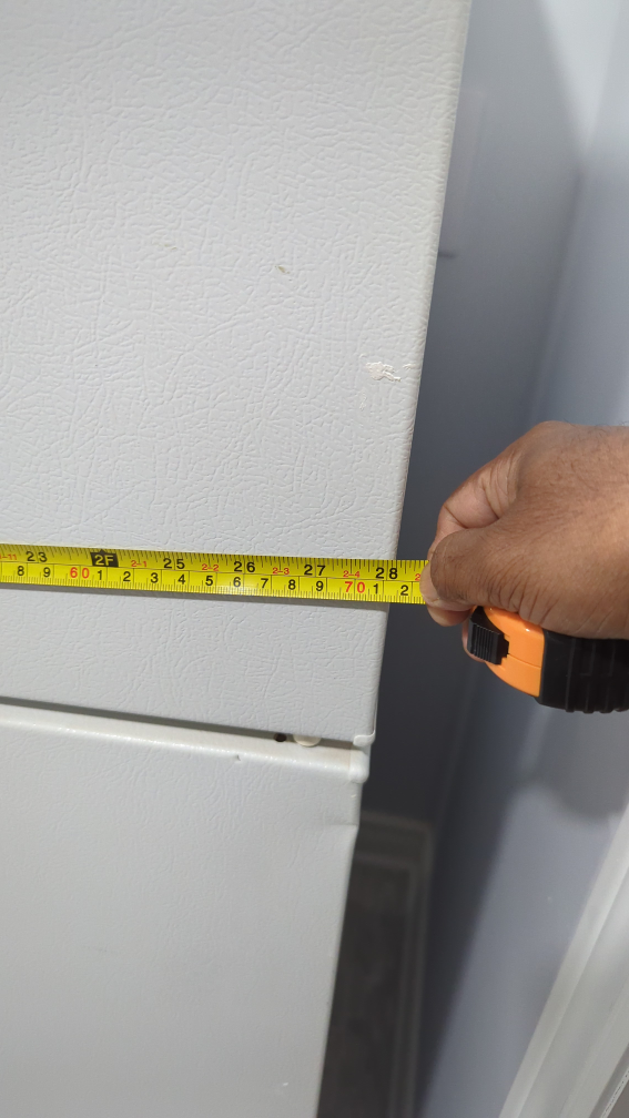 GE White Top Freezer Refrigerator - photo 3