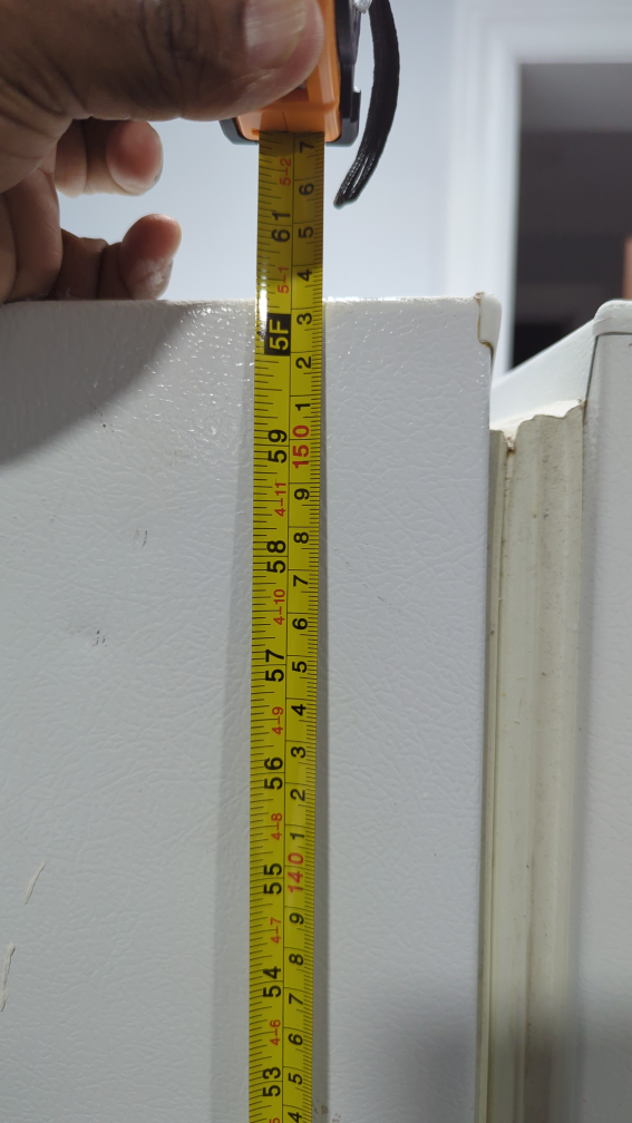 GE White Top Freezer Refrigerator - photo 4