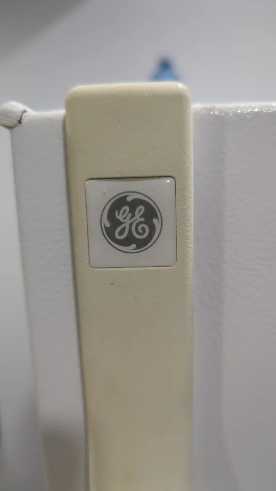 GE White Top Freezer Refrigerator image indicator(5)