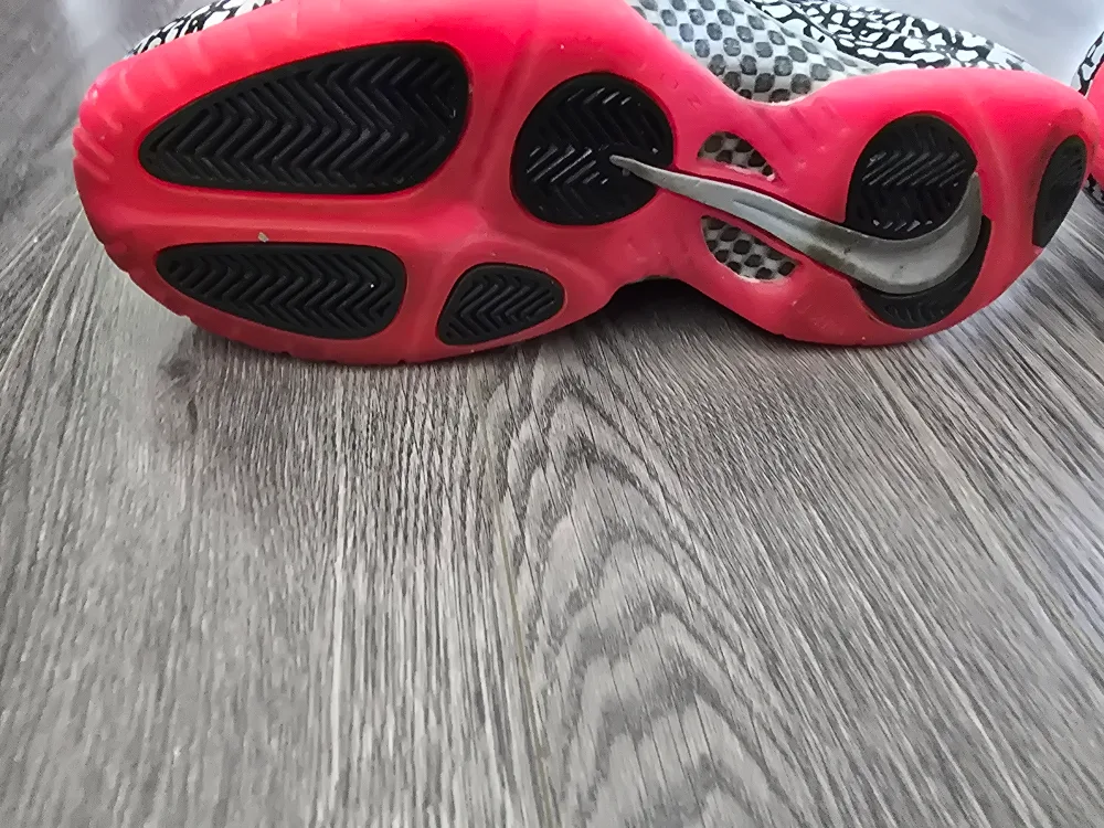 Nike Air Foamposite One Elephant Print image indicator(7)
