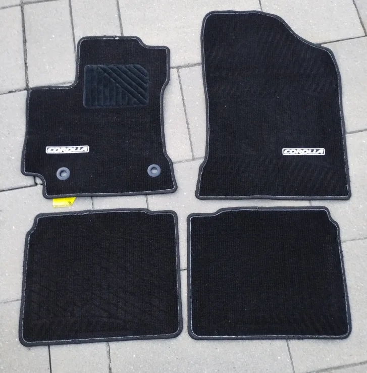 Toyota Corolla  2014 2015 2016 2017 2018 2019 Floor Mats - Black thumbnail