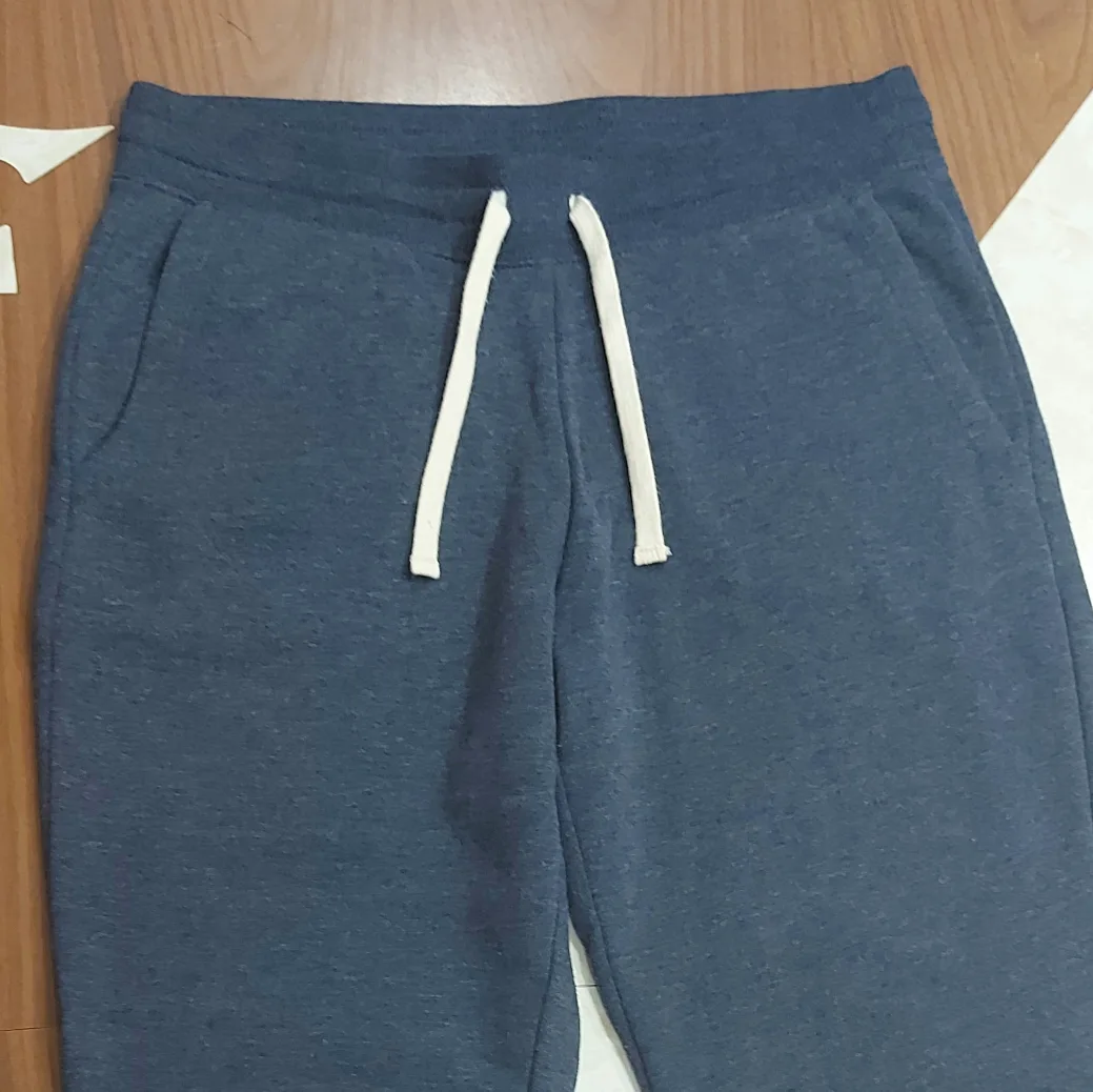 trade or $5! 🛍 cozy like-new sweatpants, fits like a medium image indicator(2)