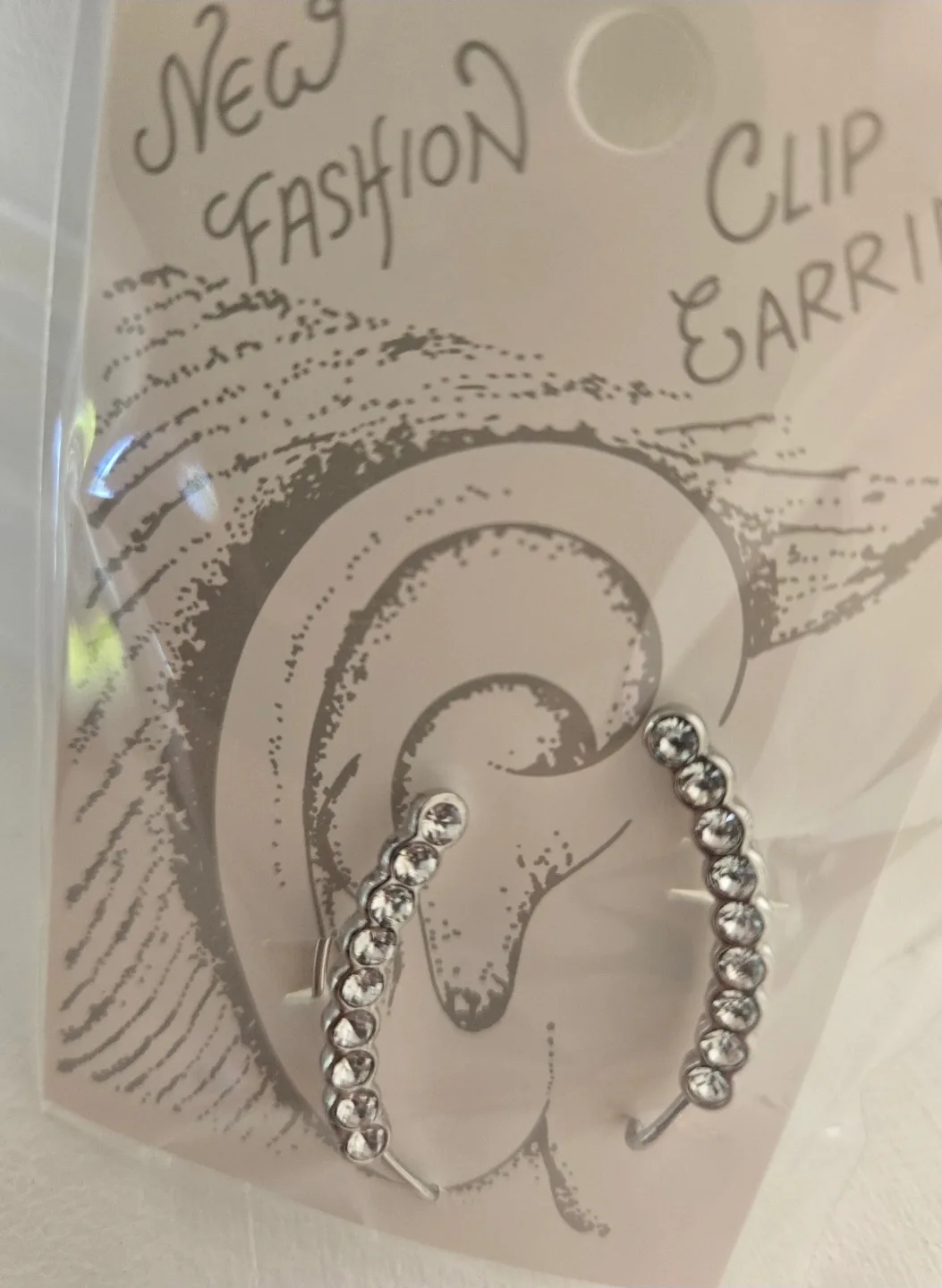 New Fashion Clip Earrings image indicator(4)