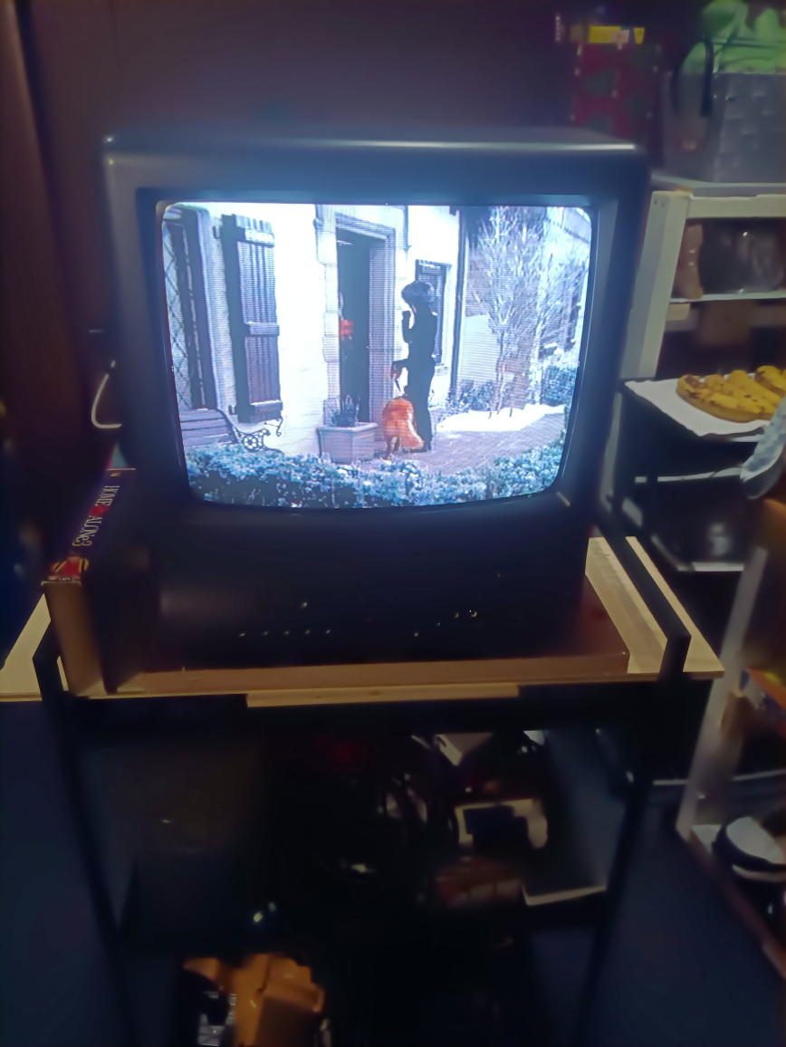 electrohome vhs hq 13 inch crt with vcr and composite input - photo 4