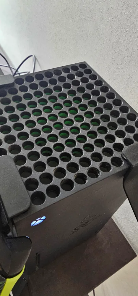 LOOKING TO TRADE Xbox Series X Console with 2 controllers custom image indicator(2)