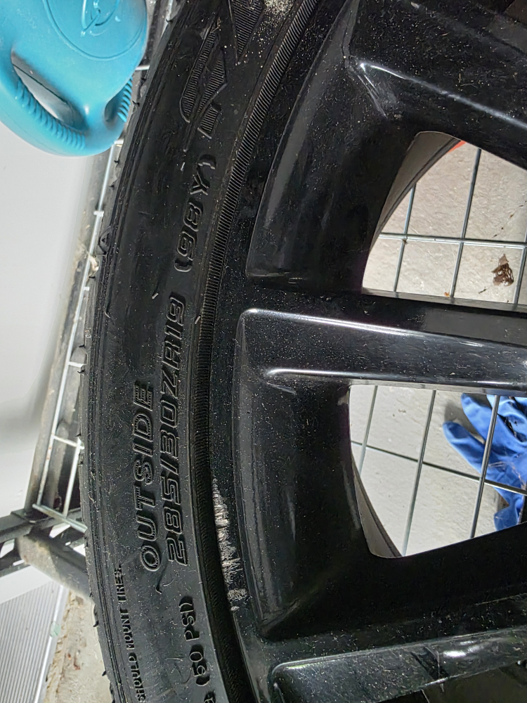 285/30ZR19 98Y Tire - photo 3