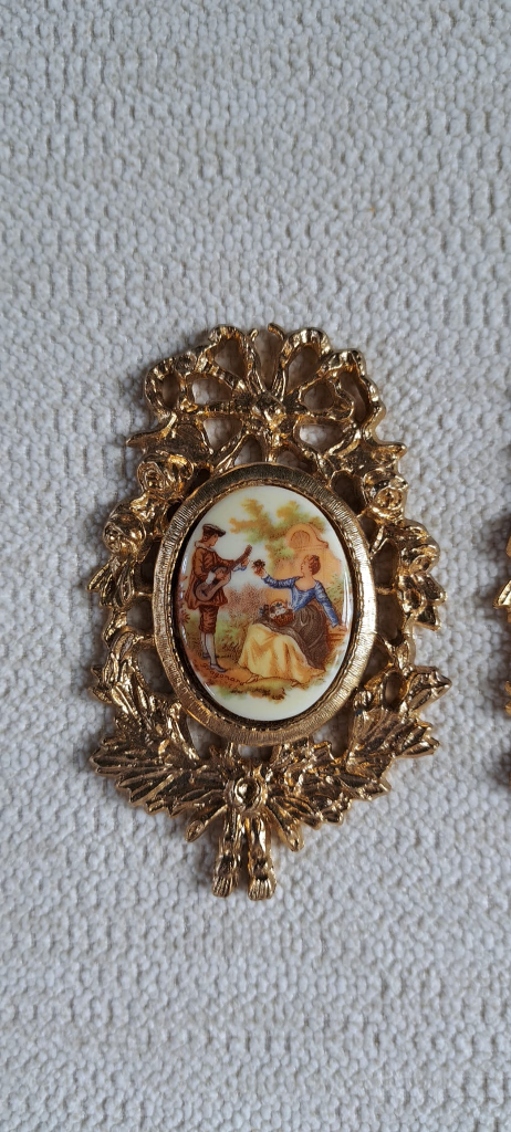 Vintage Fragonard Porcelain Wall Decor