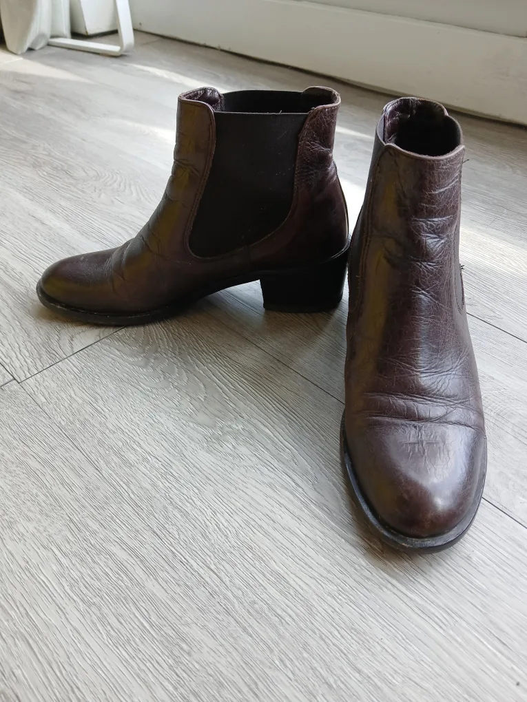 Artica chelsea style booties, size 8 image indicator(4)