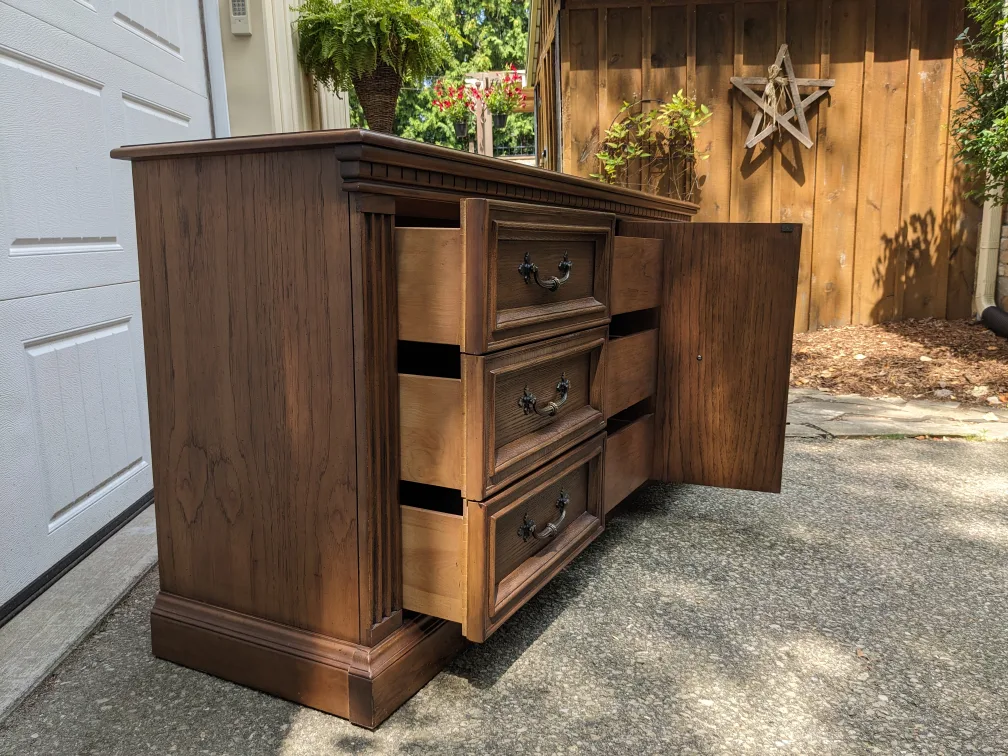 9 Drawer Dresser By Kroehler image indicator(5)