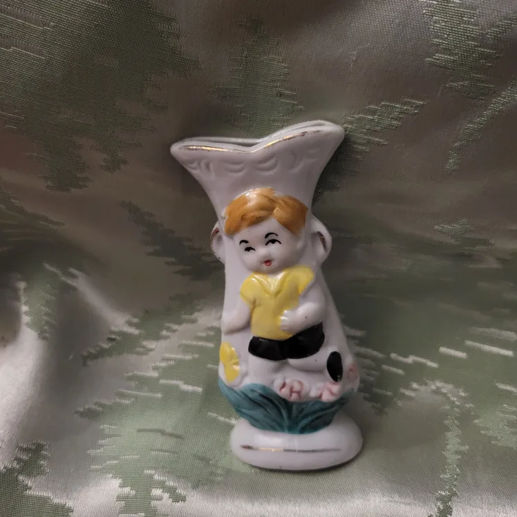 Vintage Japan Figural Vase thumbnail