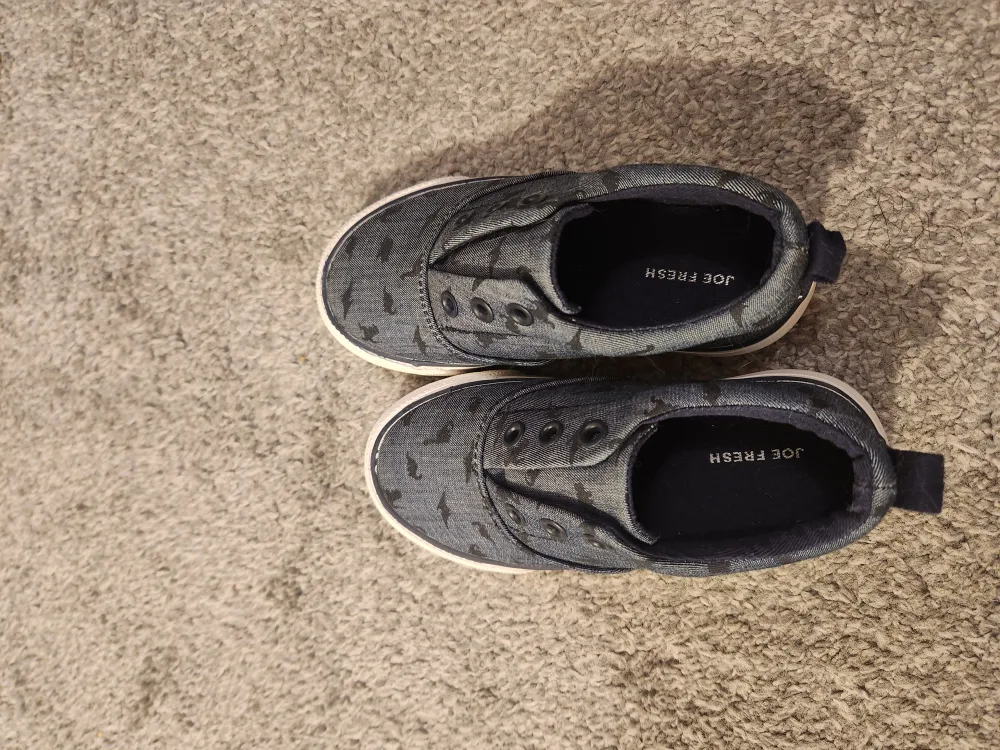 Joe Fresh Toddler Slip-On Shoes with Dinosaur Print Sz 9 image indicator(3)