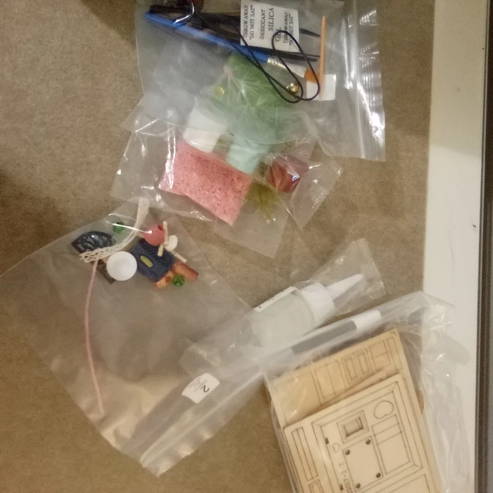 Rolife Record Mood DIY Miniature House Kit - New image indicator(2)