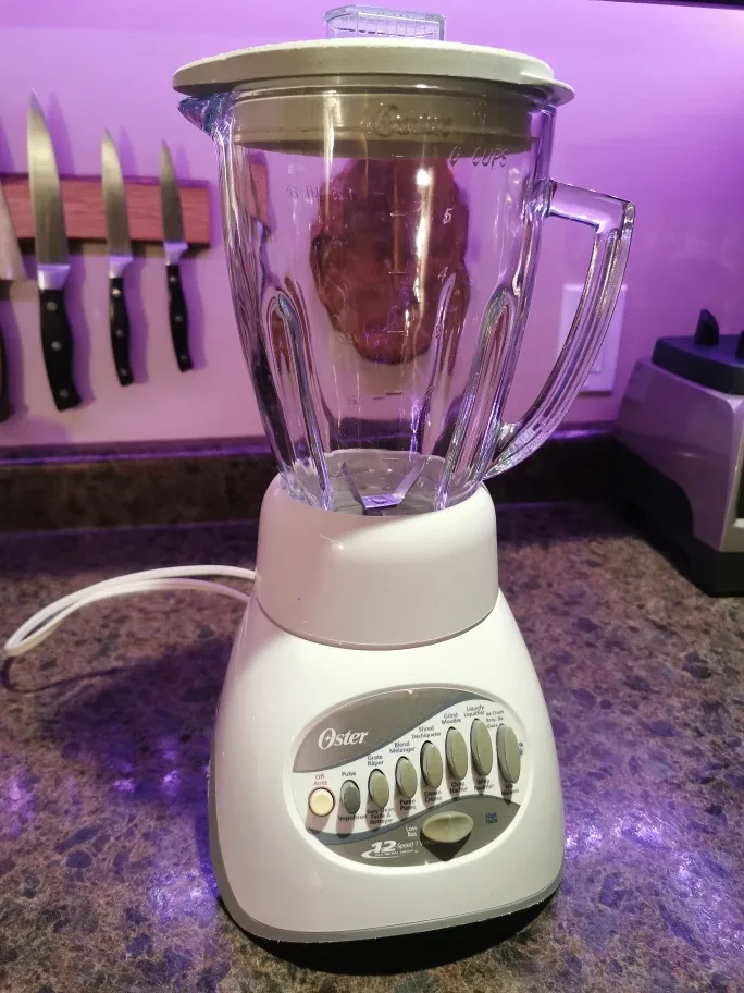 Oster 12-Speed Blender thumbnail