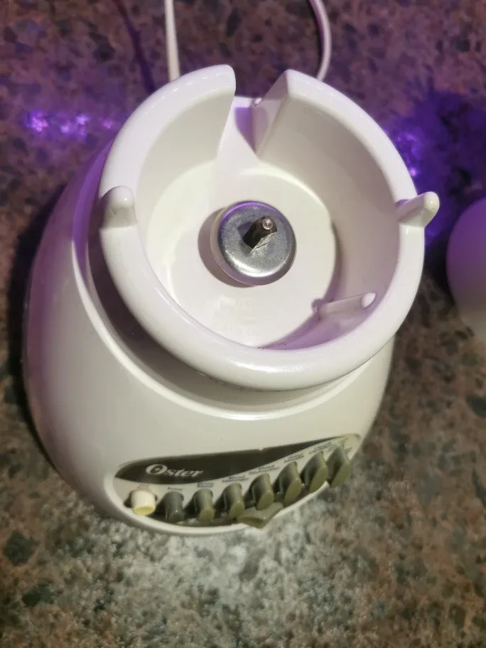 Oster 12-Speed Blender image indicator(3)