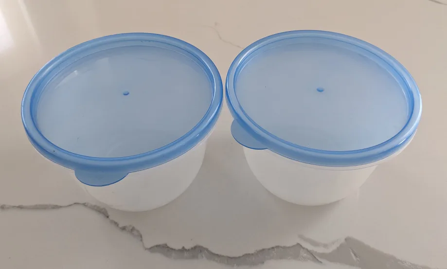 2x Plastic Food Containers thumbnail